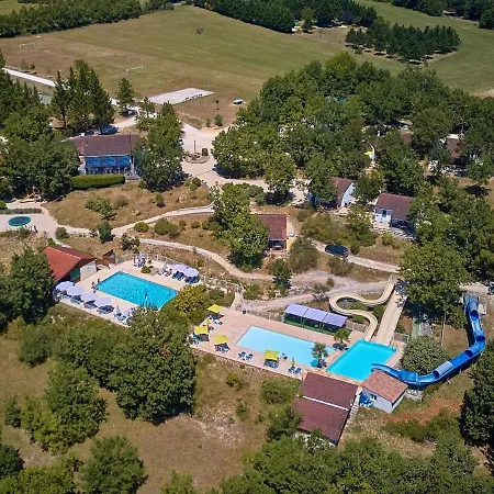 With A Terrace On A Hill In Dordogne Дом отдыха *
